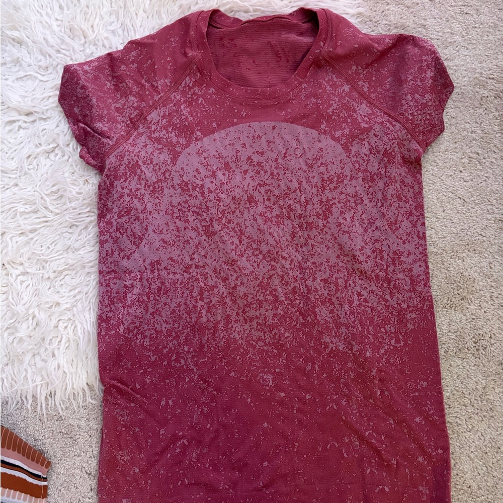 lululemon athletica Maroon Short Sleeve Tee